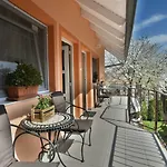 Szecsenyi Apartment *