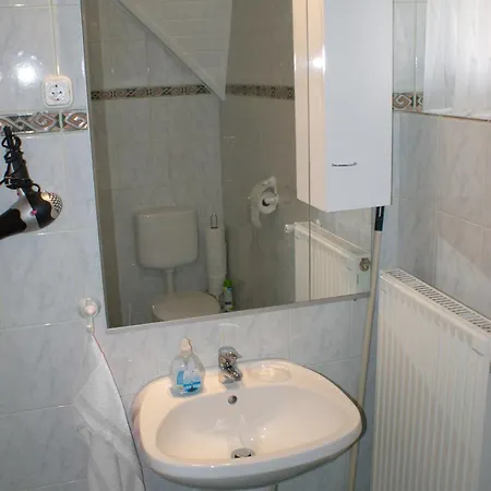 Apartment Szecsenyi *